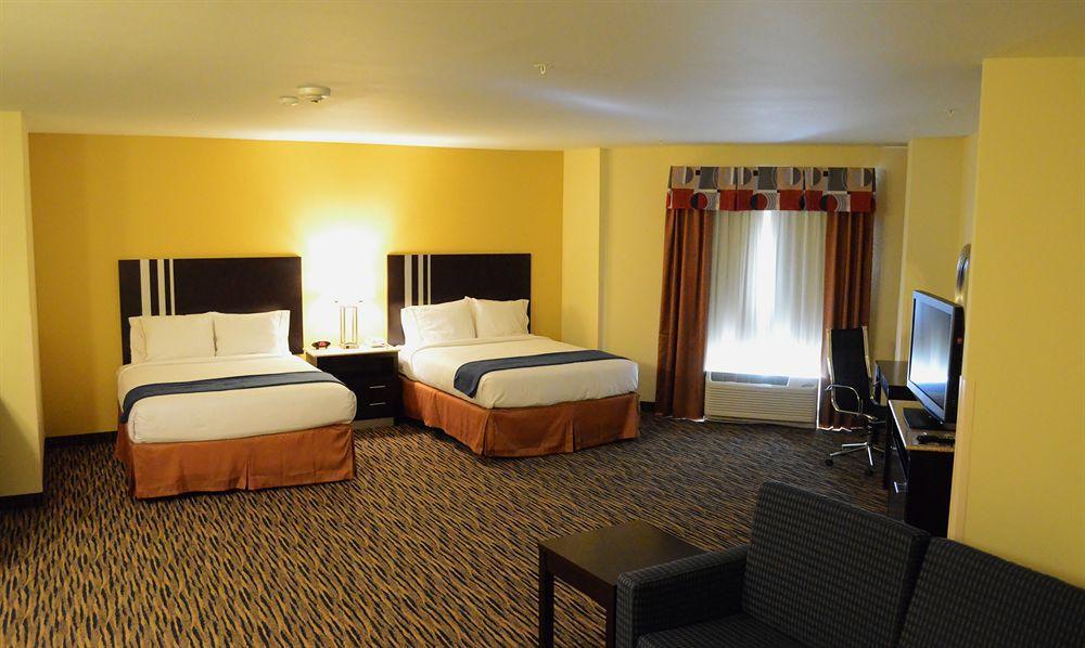 Holiday Inn Express & Suites Denver North - Thornton By Ihg Exterior foto