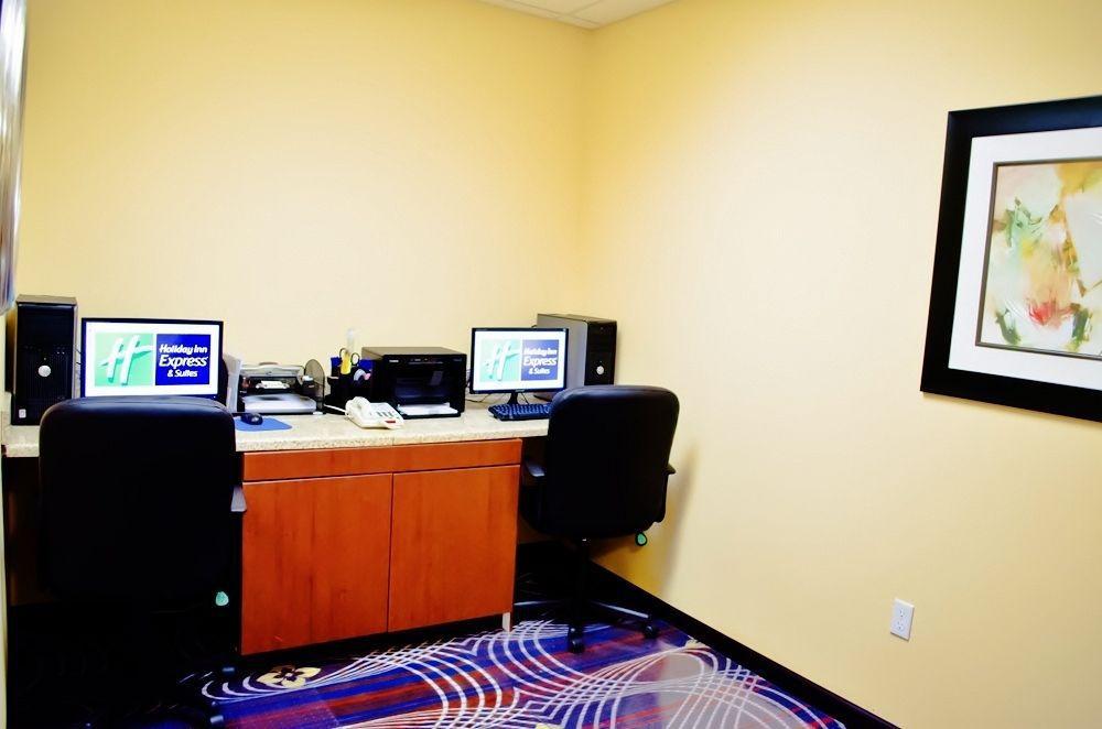 Holiday Inn Express & Suites Denver North - Thornton By Ihg Exterior foto