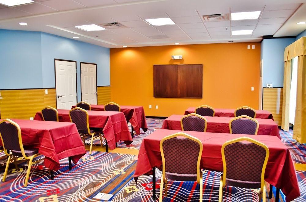 Holiday Inn Express & Suites Denver North - Thornton By Ihg Exterior foto