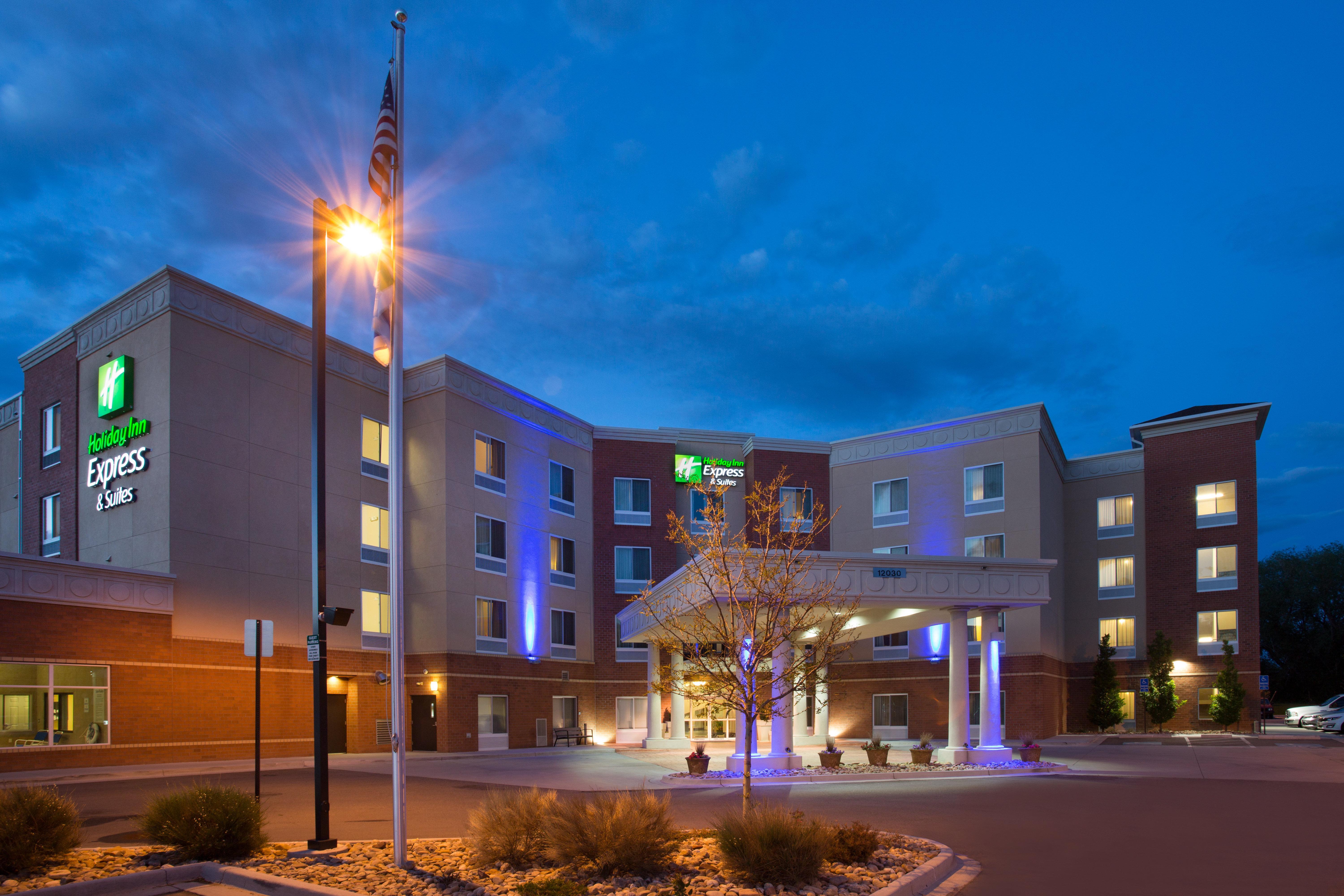 Holiday Inn Express & Suites Denver North - Thornton By Ihg Exterior foto