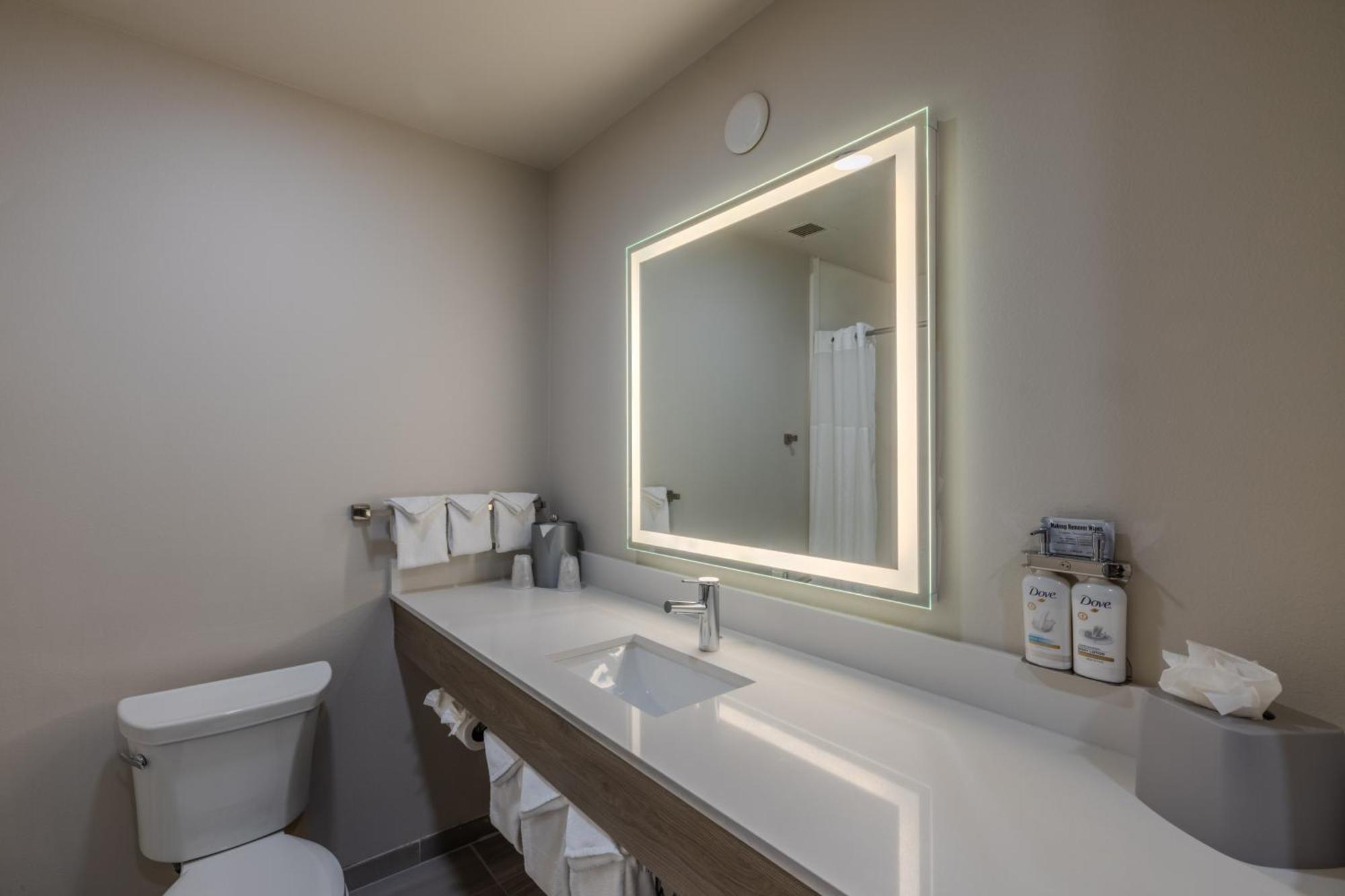 Holiday Inn Express & Suites Denver North - Thornton By Ihg Exterior foto